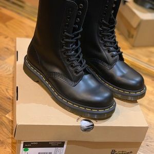 Dr. Marten 1490 smooth
